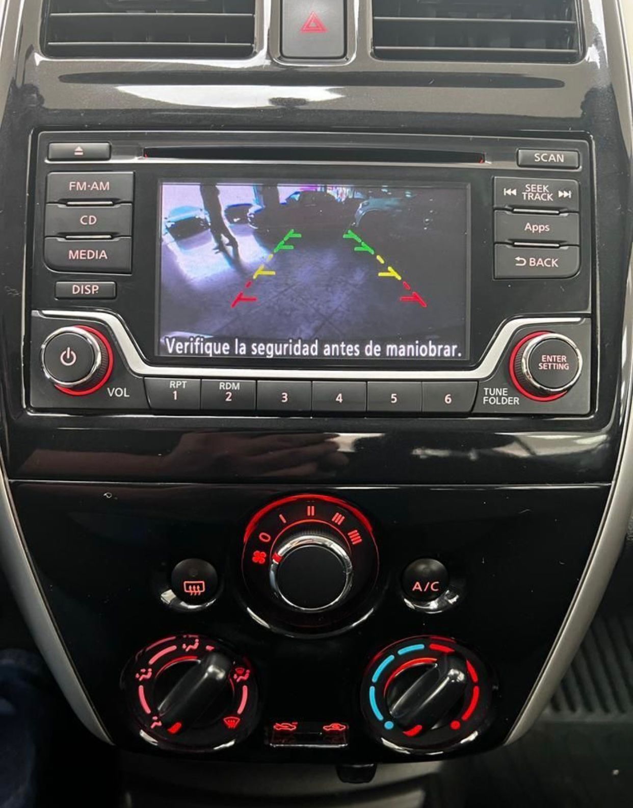 Nissan Versa Advance Mt