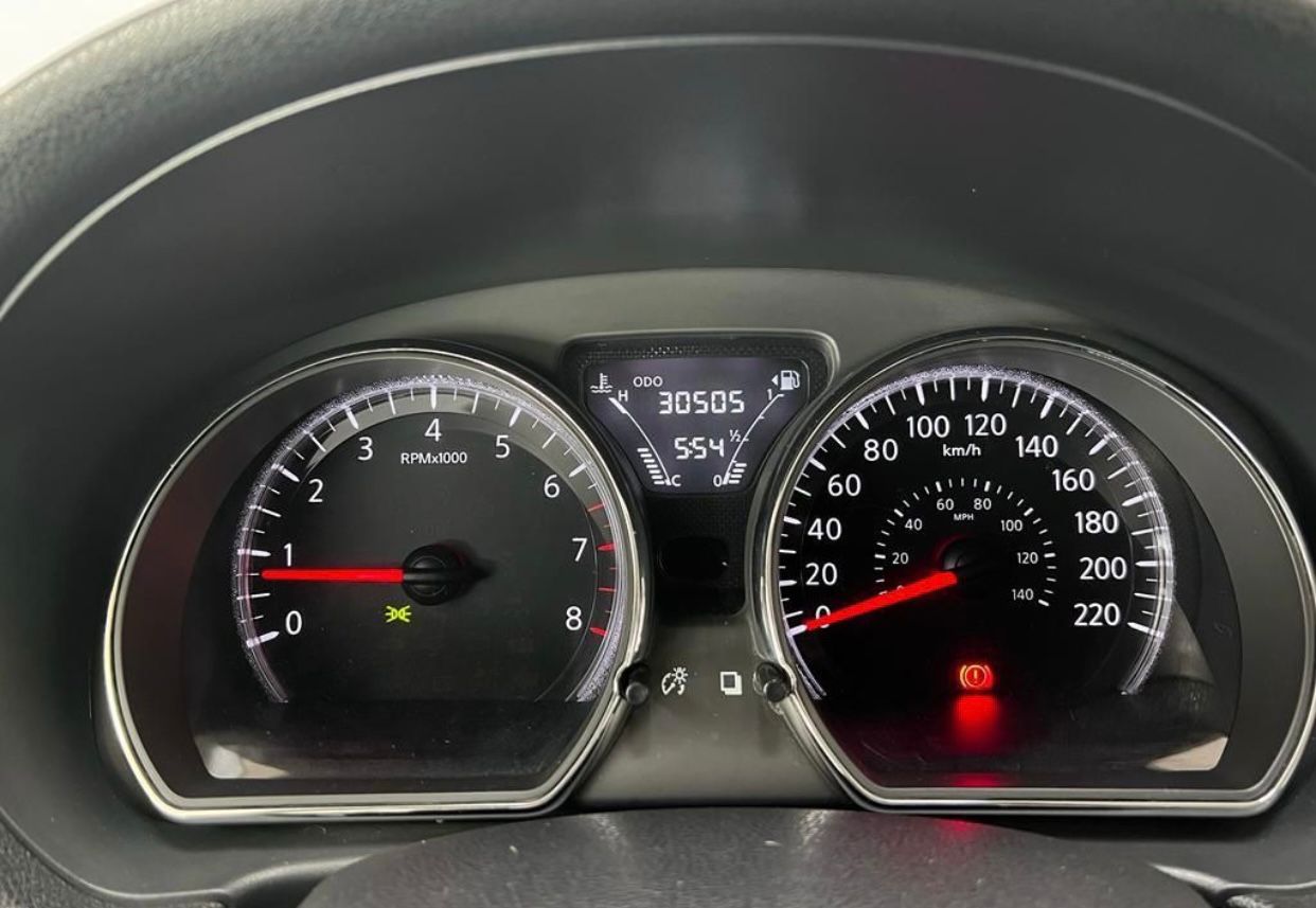 Nissan Versa Advance Mt